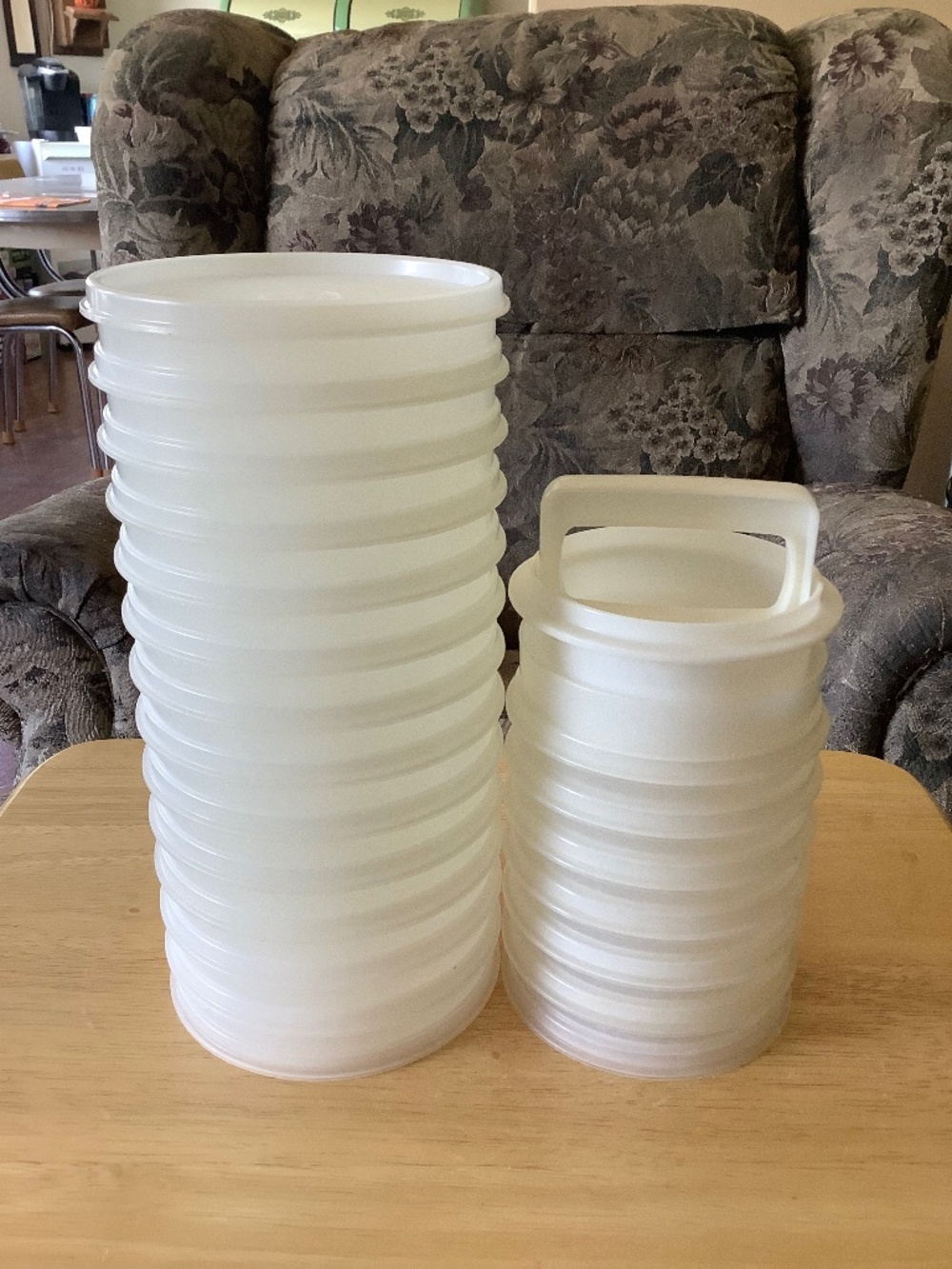 20 TUPPERWARE Hamburger Freezer PATTY KEEPERS 1 Lid/Burger Press & Ring